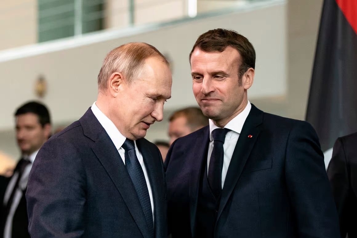 Chiến sự Ukraine: Ông Macron hé lộ lý do vì sao thường xuyên gọi điện cho Tổng thống Putin - Ảnh 1.