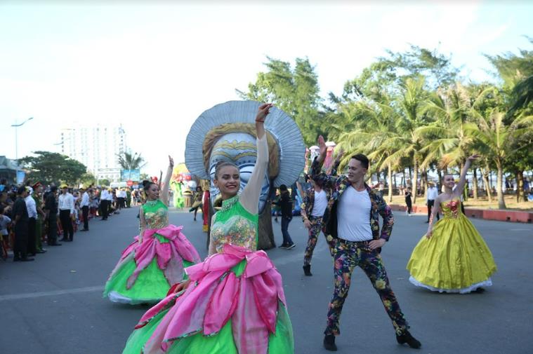 ● Lễ hội Carnival rực rỡ sắc màu sẽ tiếp nối chuỗi sự kiện hè “không ngủ” trên thành phố biển Sầm Sơn - Ảnh 3.