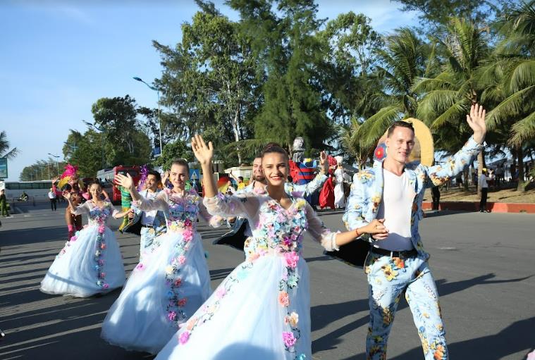 ● Lễ hội Carnival rực rỡ sắc màu sẽ tiếp nối chuỗi sự kiện hè “không ngủ” trên thành phố biển Sầm Sơn - Ảnh 4.