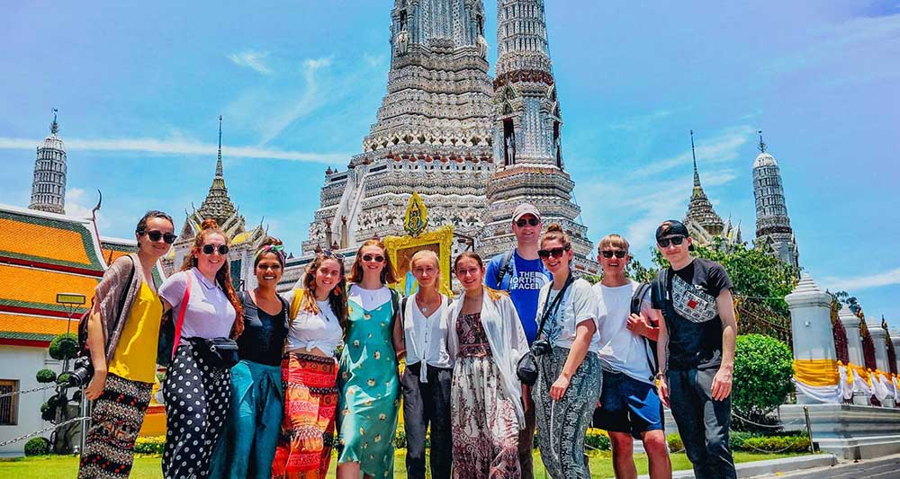 Biên giới Thái Lan - Lào tấp nập khách du lịch kết hợp mua sắm - Ảnh 4.