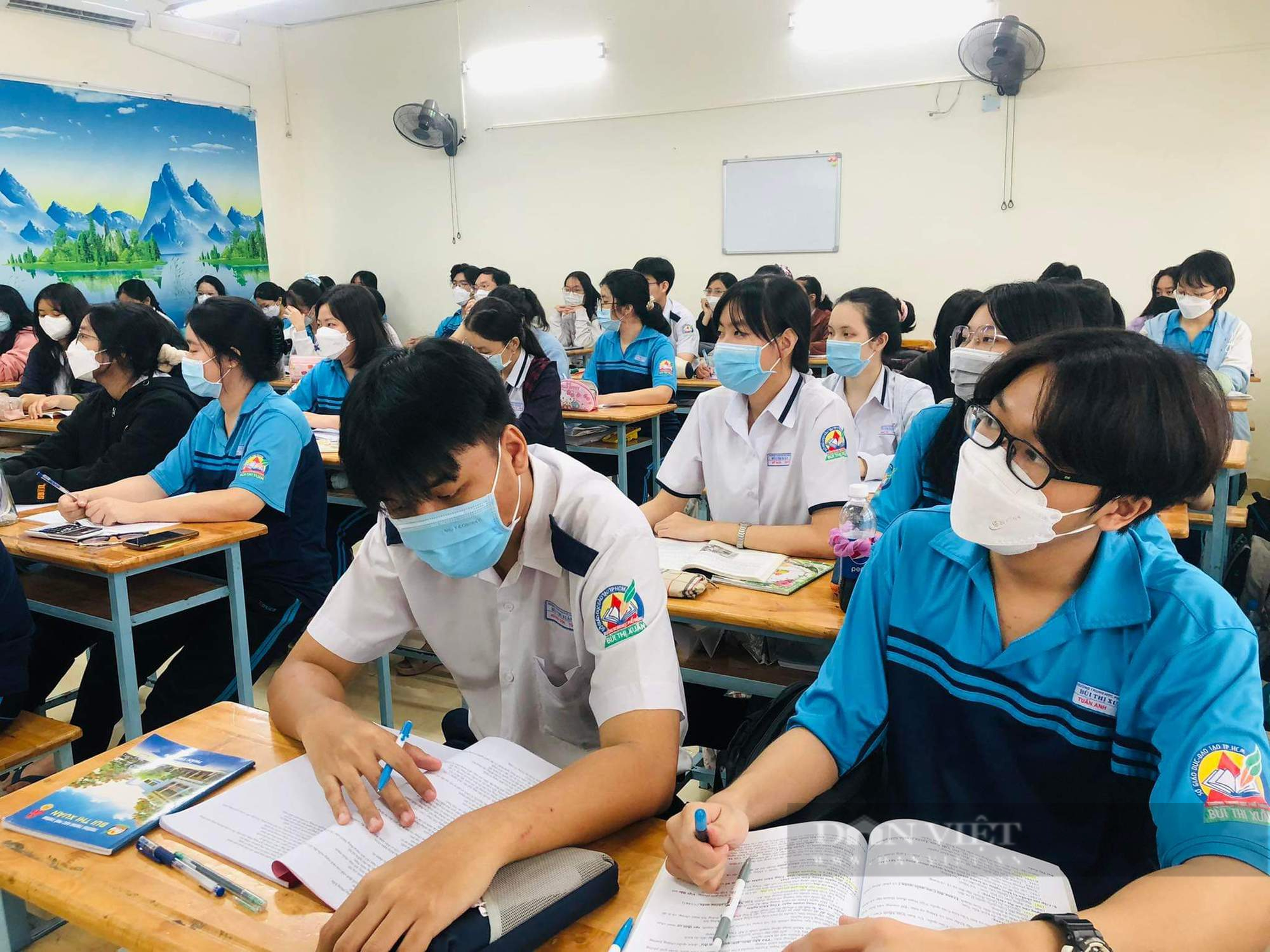 TP.HCM: Học sinh tăng tốc ôn thi tốt nghiệp THPT 2022 - Ảnh 1.