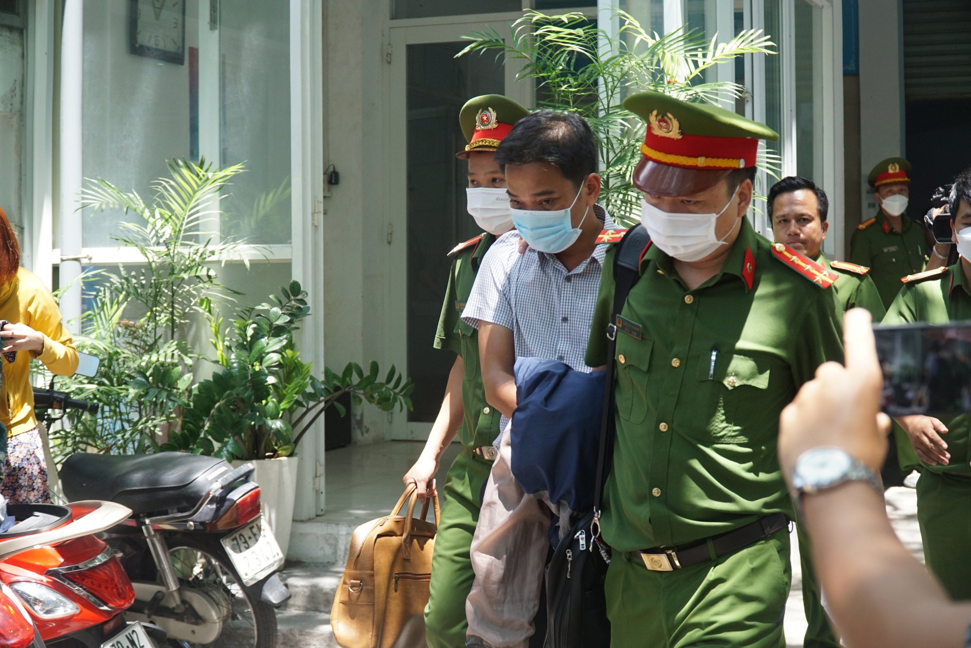 Trước khi khởi tố, Giám đốc CDC nói gì về việc liên quan kit test Việt Á ? - Ảnh 2.