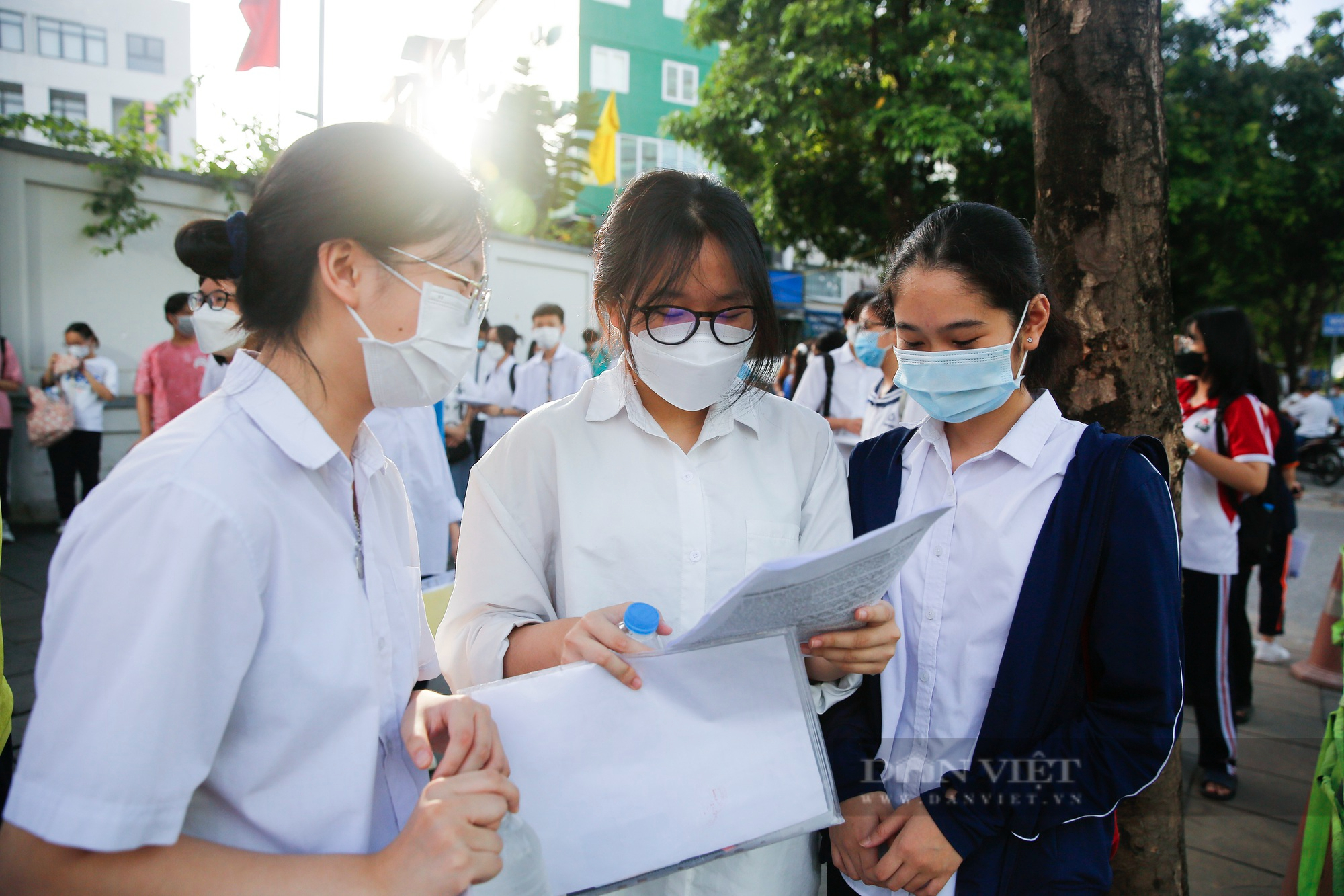 Học sinh thi lớp 10 THPT công lập tại Hà Nội căng thẳng trước tỷ lệ chọi cao ngất ngưởng - Ảnh 4.