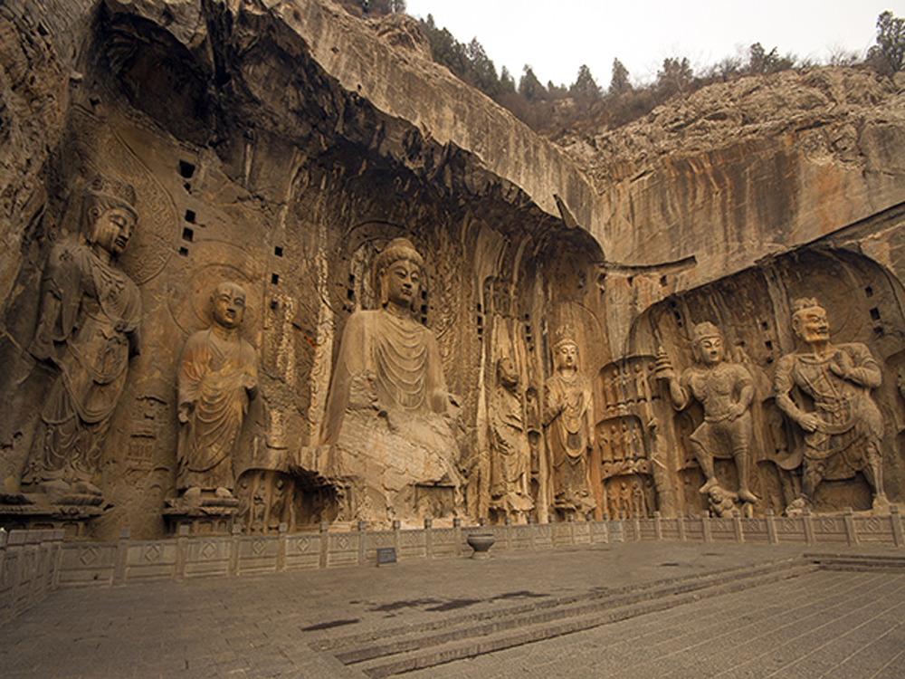 Hang đá chứa hơn 100.000 tượng Phật hút khách quốc tế ở Trung Quốc - Ảnh 10.