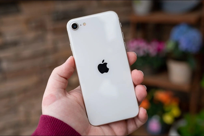 iPhone SE 2022 giảm giá mạnh sau một tháng về Việt Nam - Ảnh 2.