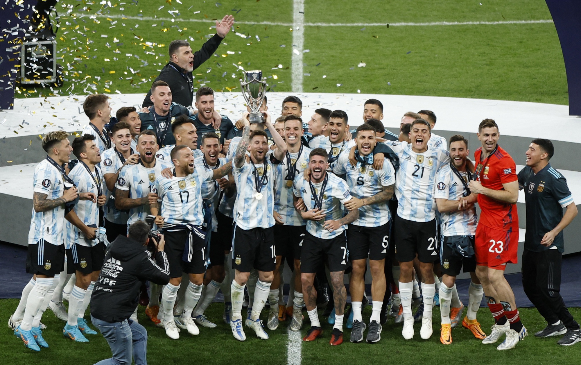 Messi giúp Argentina giành Siêu cúp Liên lục địa - Ảnh 1.