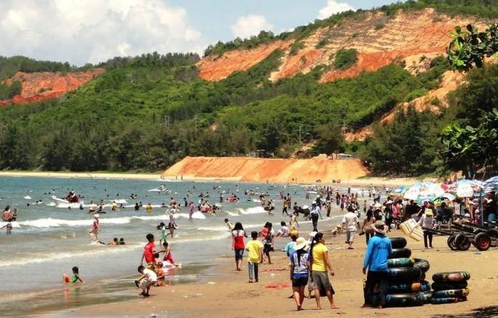 Bình Thuận xây dựng bãi tắm biển an toàn - Ảnh 1.