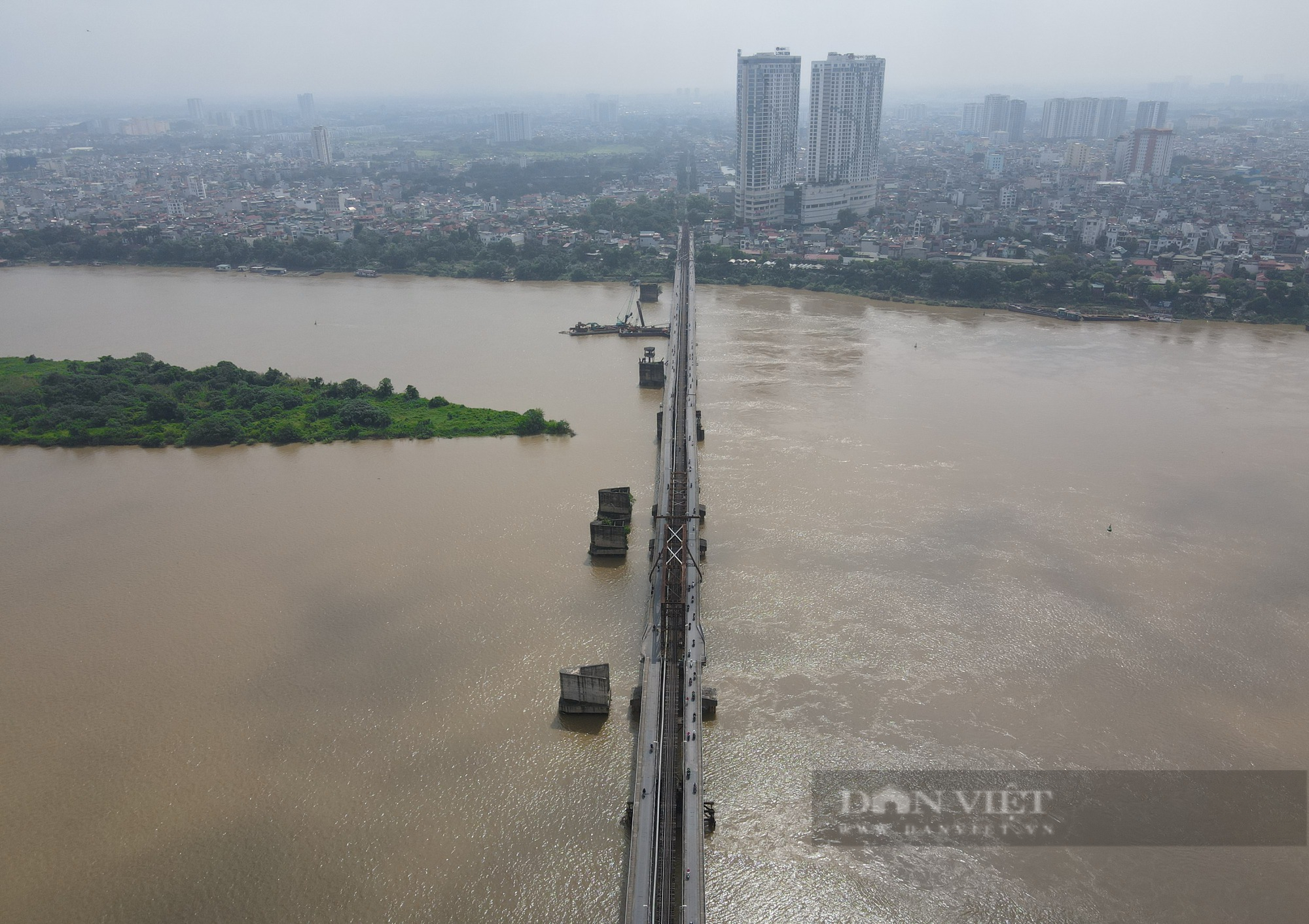 Cầu Long Biên, cây cầu bằng thép lớn tuổi nhất Việt Nam xuống cấp nghiêm trọng - Ảnh 3.