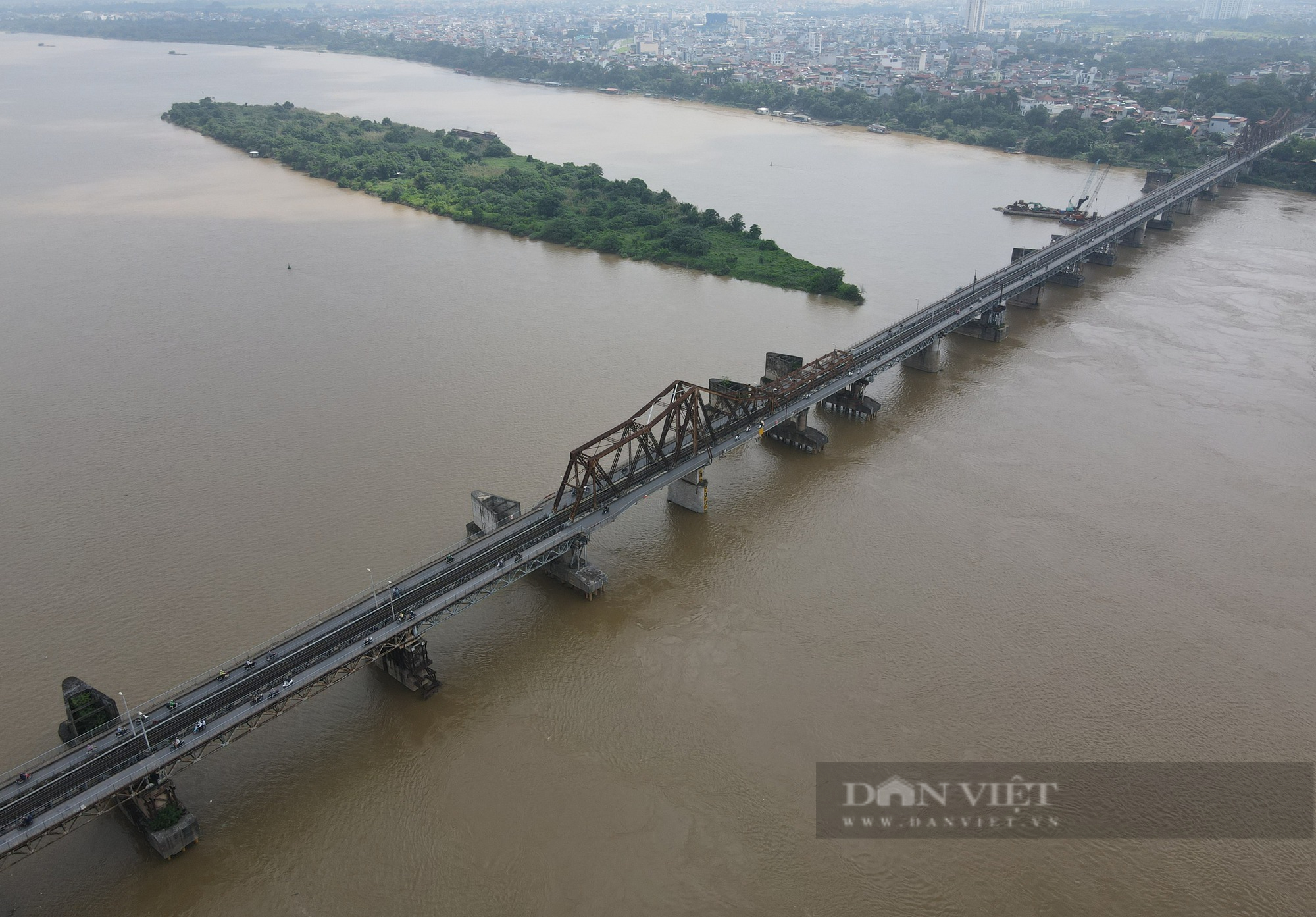 Cầu Long Biên, cây cầu bằng thép lớn tuổi nhất Việt Nam xuống cấp nghiêm trọng - Ảnh 14.
