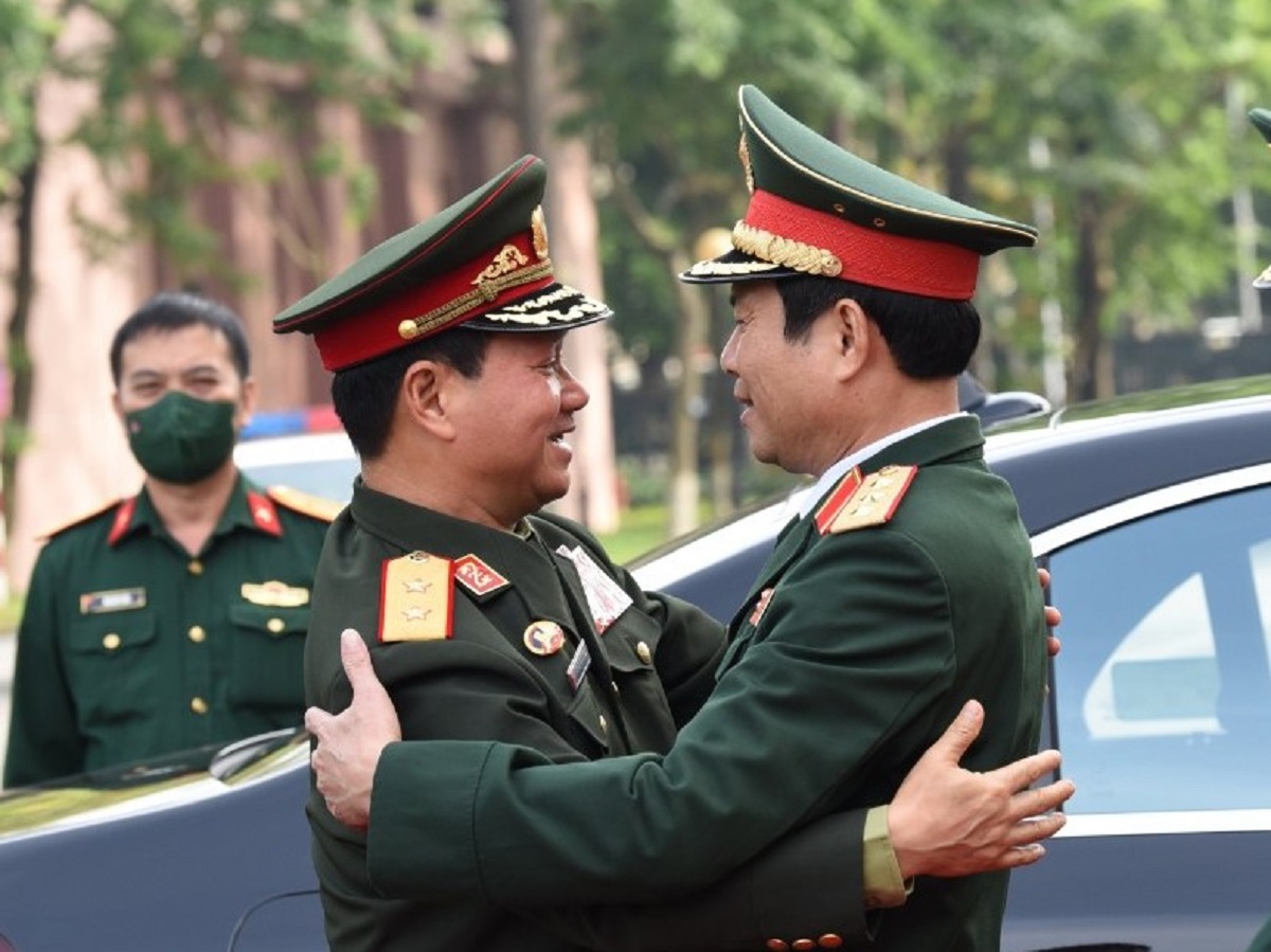 Tổng tham mưu trưởng quân đội Lào thăm Việt Nam - Ảnh 1.