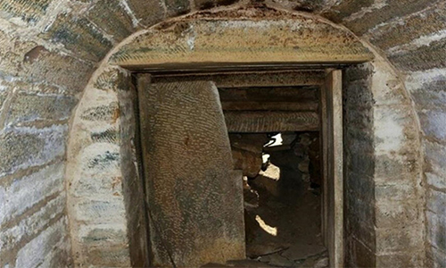 Kẻ trộm mộ xui nhất lịch sử: Nằm bên châu báu suốt nghìn năm - Ảnh 5.