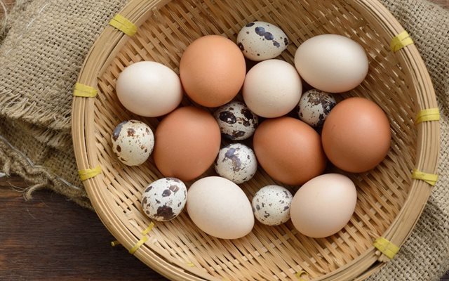 Trứng gà, trứng vịt, trứng ngỗng hay trứng cút, loại trứng nào bổ dưỡng hơn? 2 loại trứng này ăn càng ít càng tốt