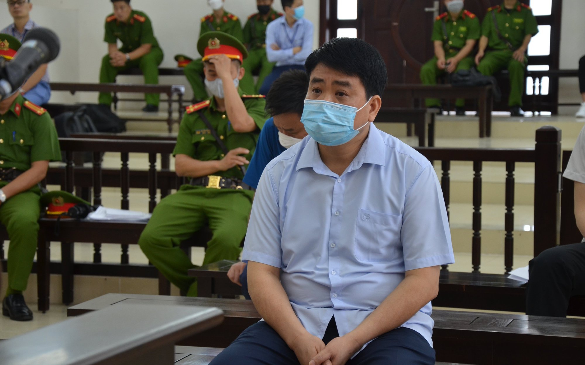 Vợ ông Nguyễn Đức Chung xin xét xử vắng mặt