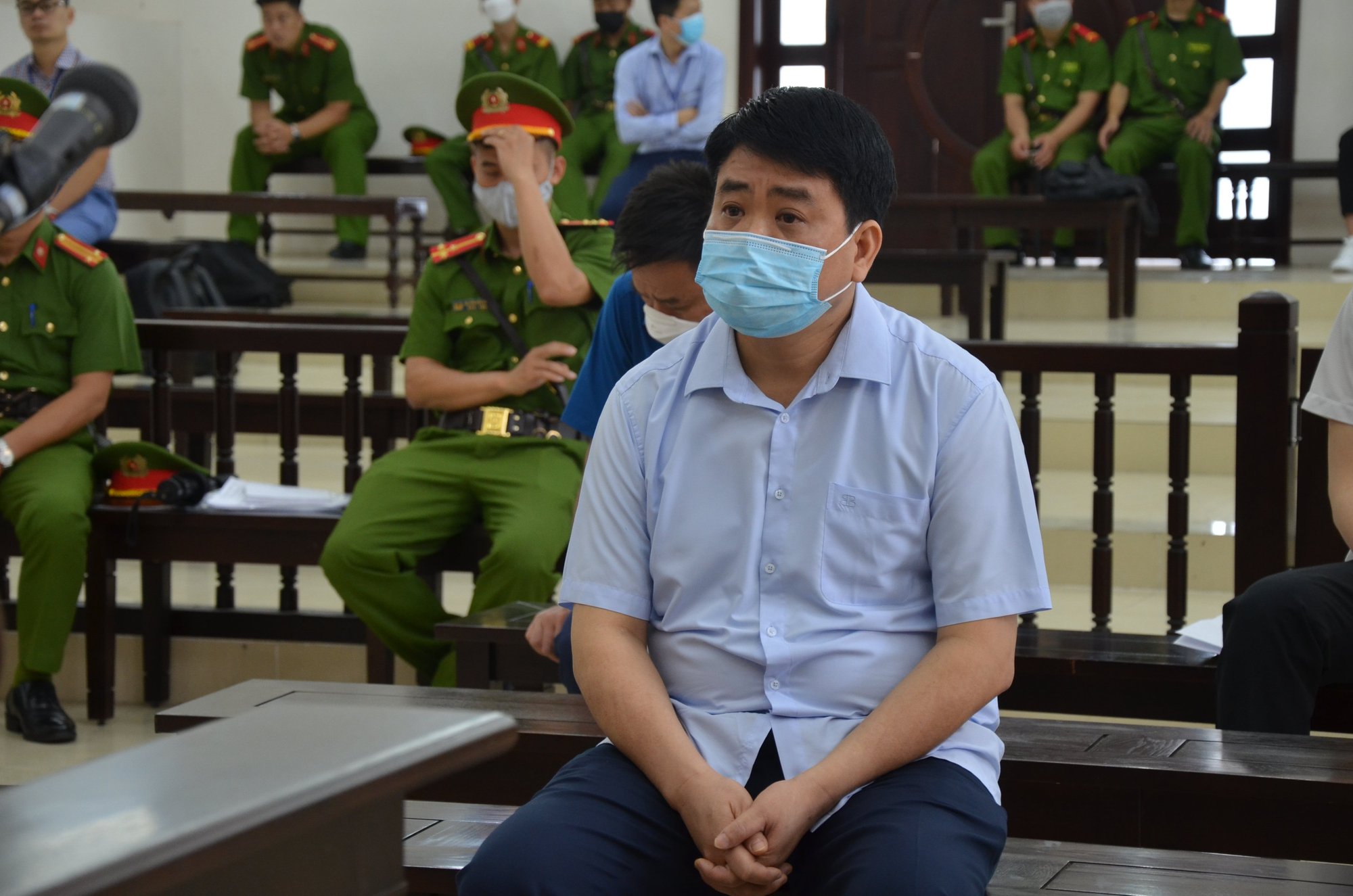 Vợ ông Nguyễn Đức Chung xin xét xử vắng mặt - Ảnh 1.