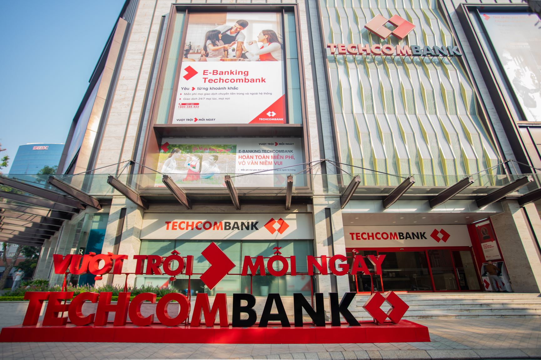 Techcombank lập kỷ lục mới với khoản vay hợp vốn nước ngoài trị giá 1 tỷ USD - Ảnh 1.