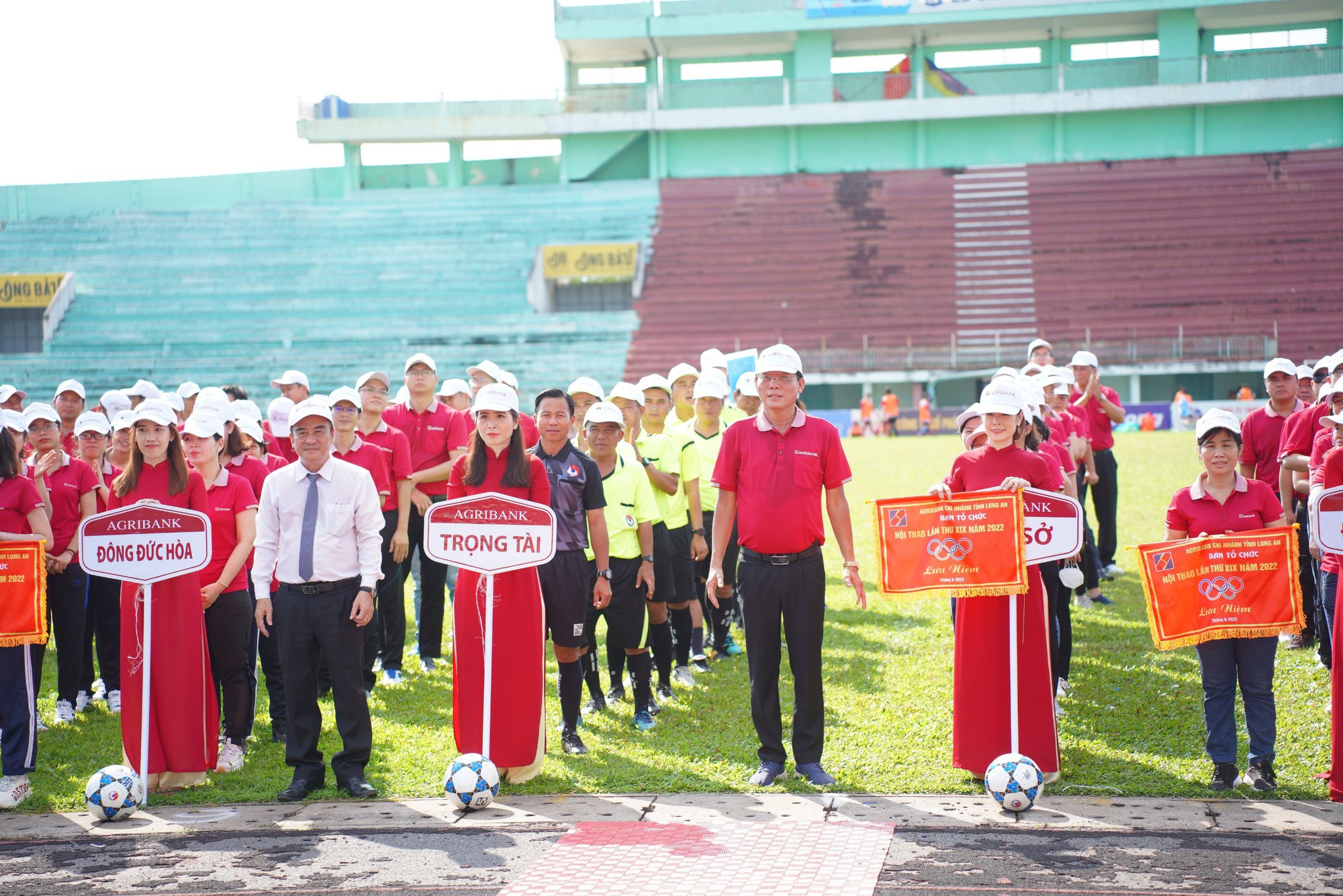 Khai mạc Hội thao Agribank chi nhánh tỉnh Long An lần thứ XIX năm 2022 - Ảnh 2.
