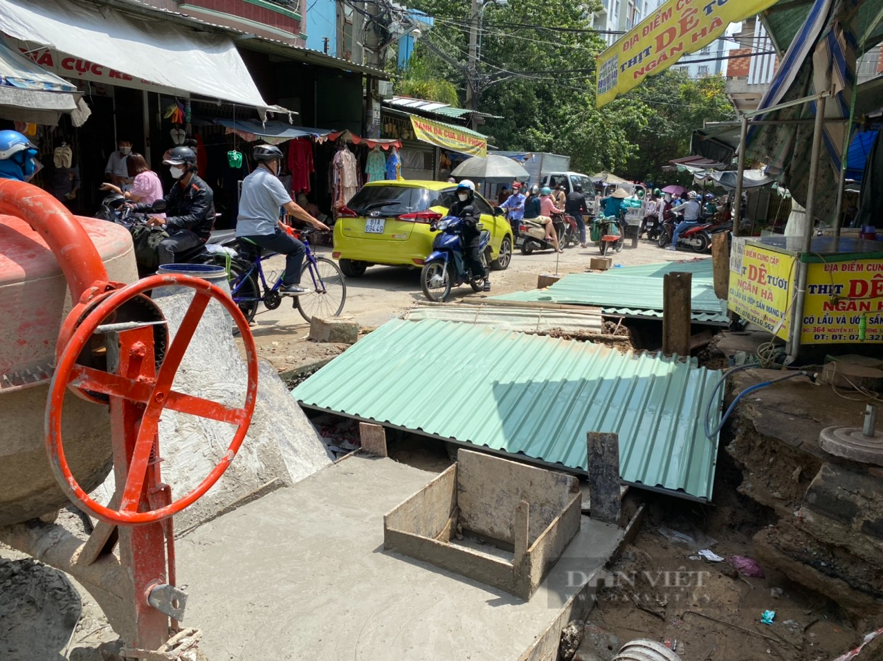 Công trình thoát nước tại đường Nguyễn Văn Công gây ảnh hưởng kinh doanh của nhiều tiểu thương - Ảnh 7.
