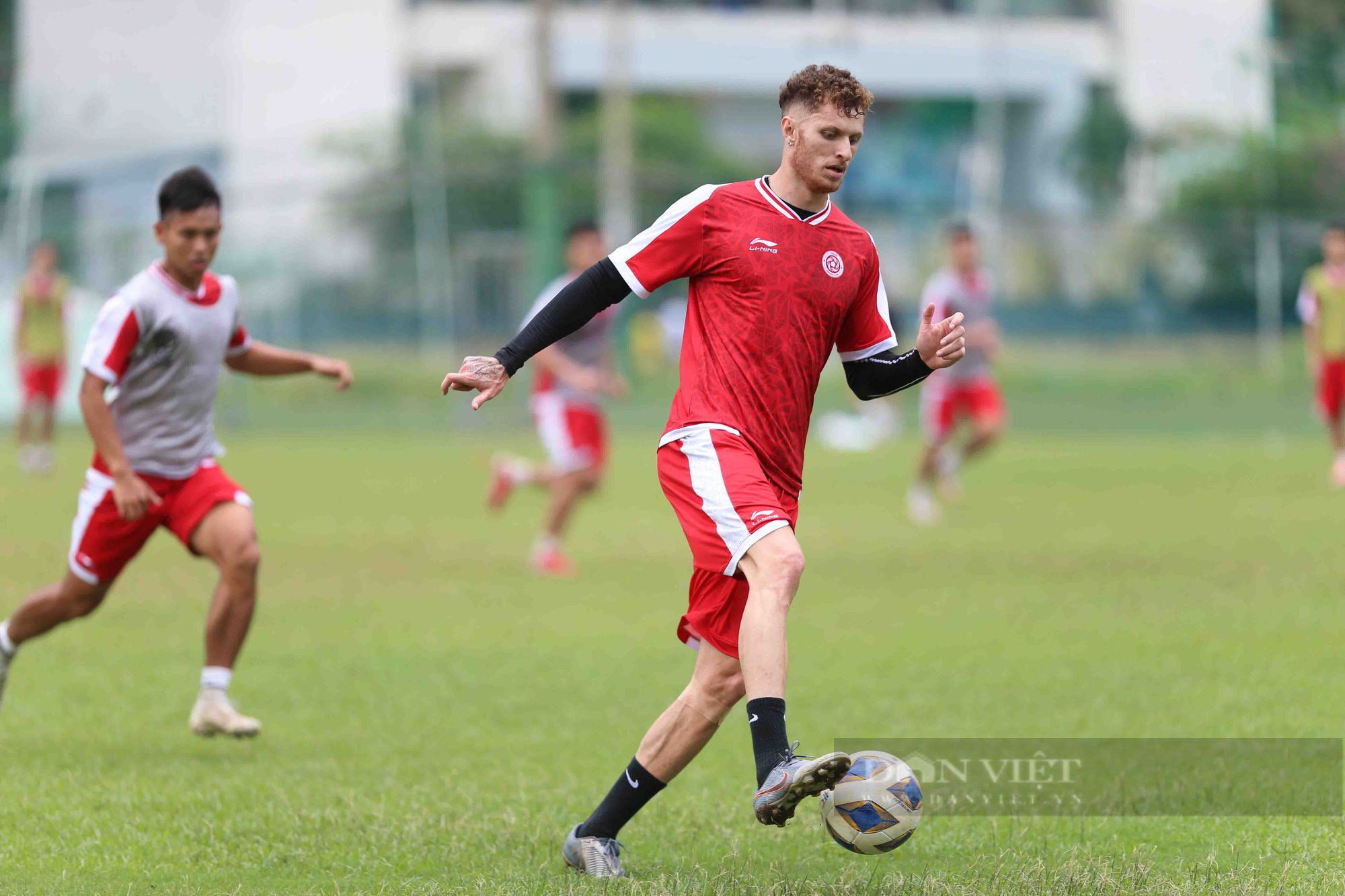 Thanh Bình &quot;thua kèo&quot; Danh Trung trong buổi tập đầu tiên tại TP.HCM chuẩn bị AFC Cup 2022  - Ảnh 13.