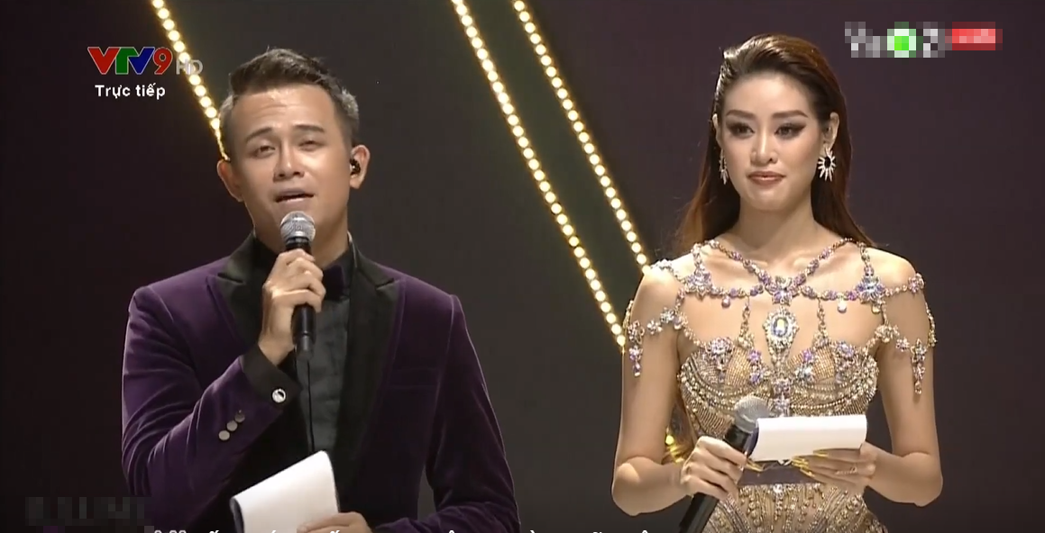 Bán kết Hoa hậu Hoàn vũ Việt Nam 2022: Top 41 tự tin tỏa sáng, một thí sinh gặp sự cố trang phục