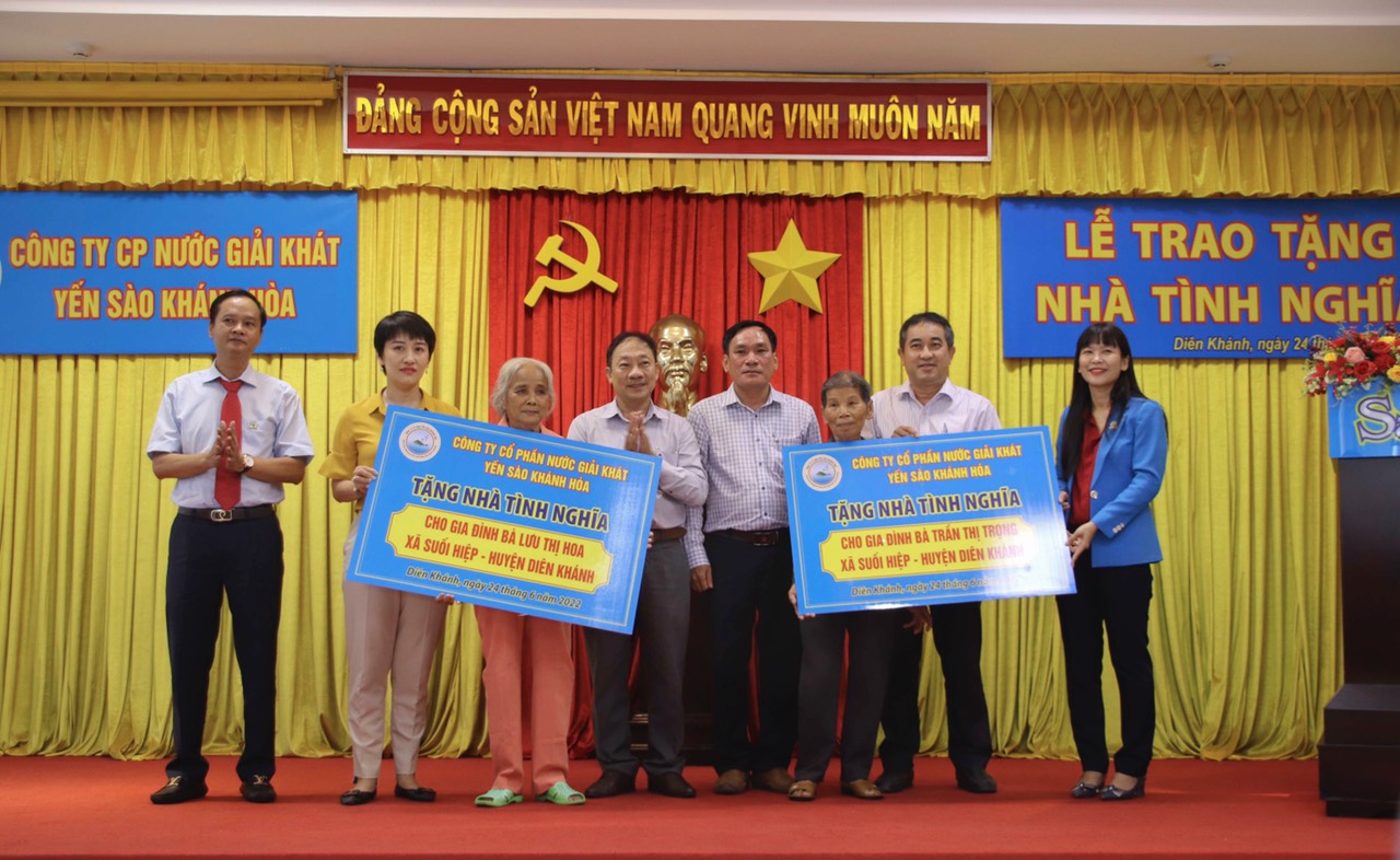Công ty yến sào Khánh Hòa tặng 4 căn nhà cho người dân  - Ảnh 1.
