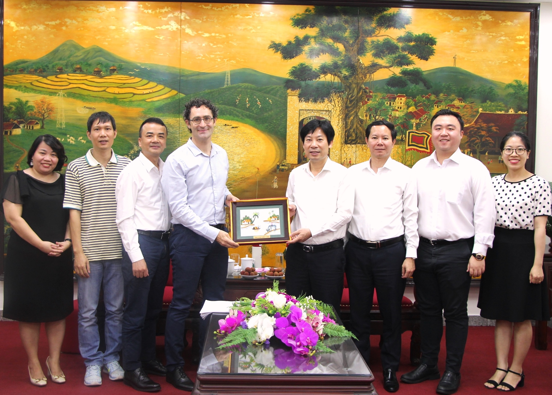 Phó Chủ tịch Hội Nông dân Việt Nam Nguyễn Xuân Định: Hỗ trợ nông dân trong lĩnh vực bảo hiểm nông nghiệp - Ảnh 4.
