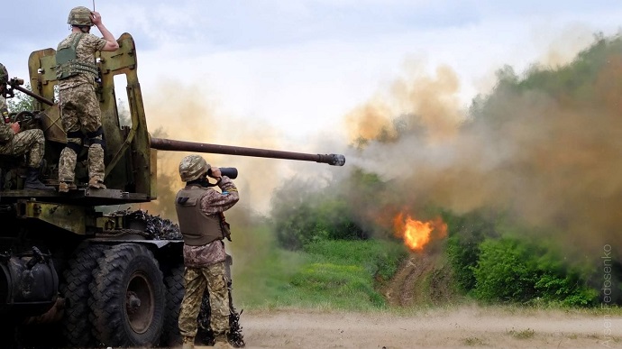 Cục trưởng Cục tình báo Ukraine hé lộ xe chở quan chức cấp cao thân Nga ở Kherson bất ngờ nổ tung - Ảnh 2.