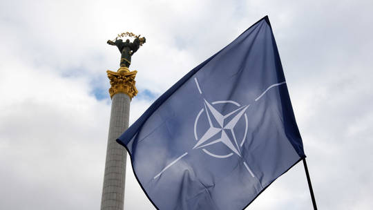 Ukraine từ bỏ giấc mơ gia nhập NATO nhưng muốn có vai trò trung tâm với an ninh Châu Âu  - Ảnh 1.