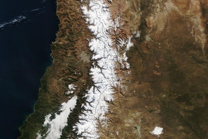 Siêu hạn hán 13 năm biến hồ nước thành sa mạc ở Chile - Ảnh 4.