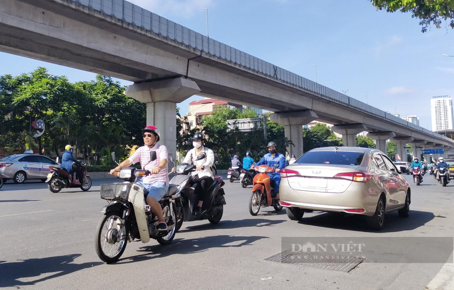 Hà Nội: Giao thông &quot;hỗn loạn&quot; trên cung đường Nguyễn Trãi trước đề xuất tách làn - Ảnh 6.