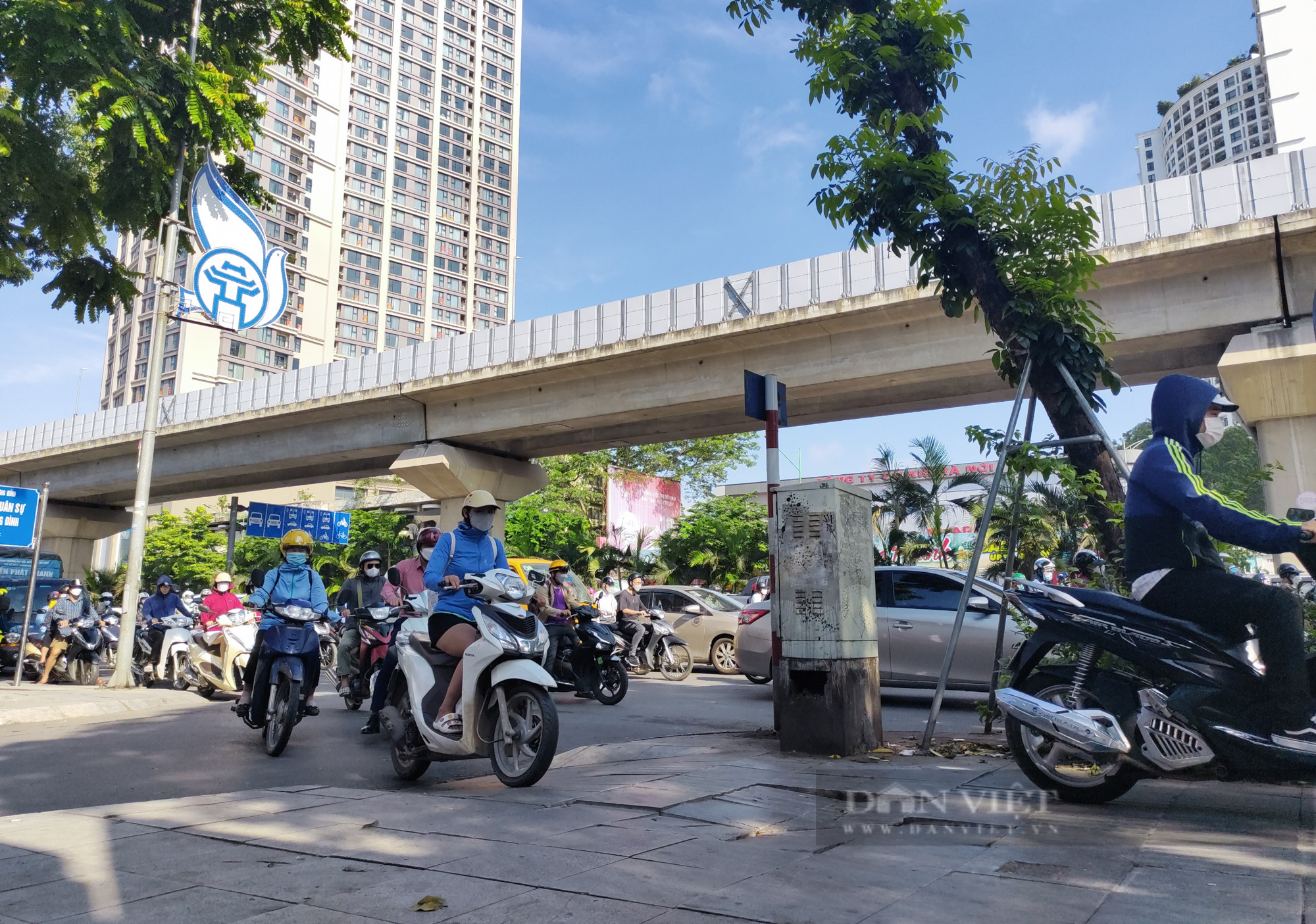 Hà Nội: Giao thông &quot;hỗn loạn&quot; trên cung đường Nguyễn Trãi trước đề xuất tách làn - Ảnh 5.