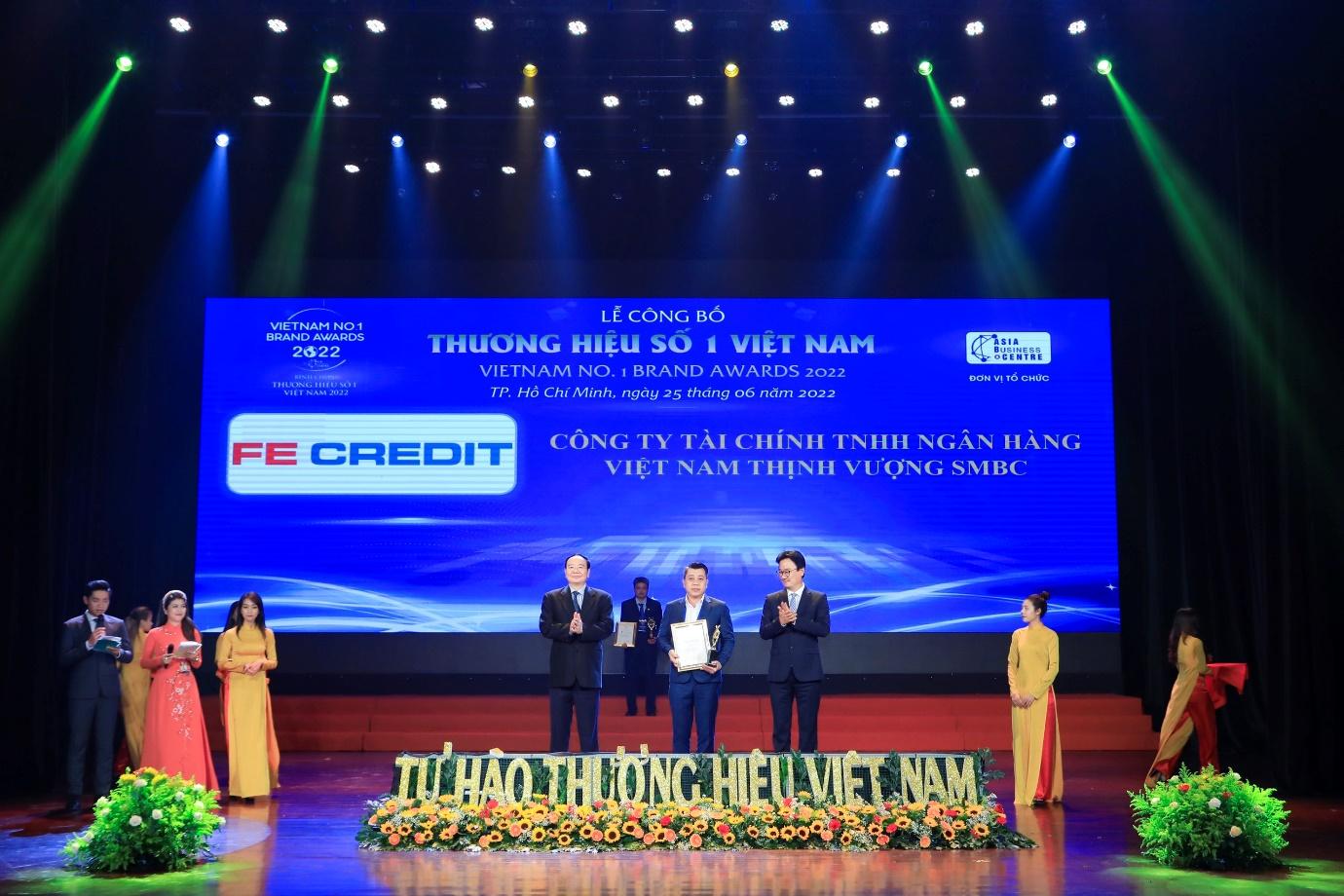 FE CREDIT nhận giải thưởng &quot;Thương Hiệu Số 1 Việt Nam 2022&quot; - Ảnh 1.