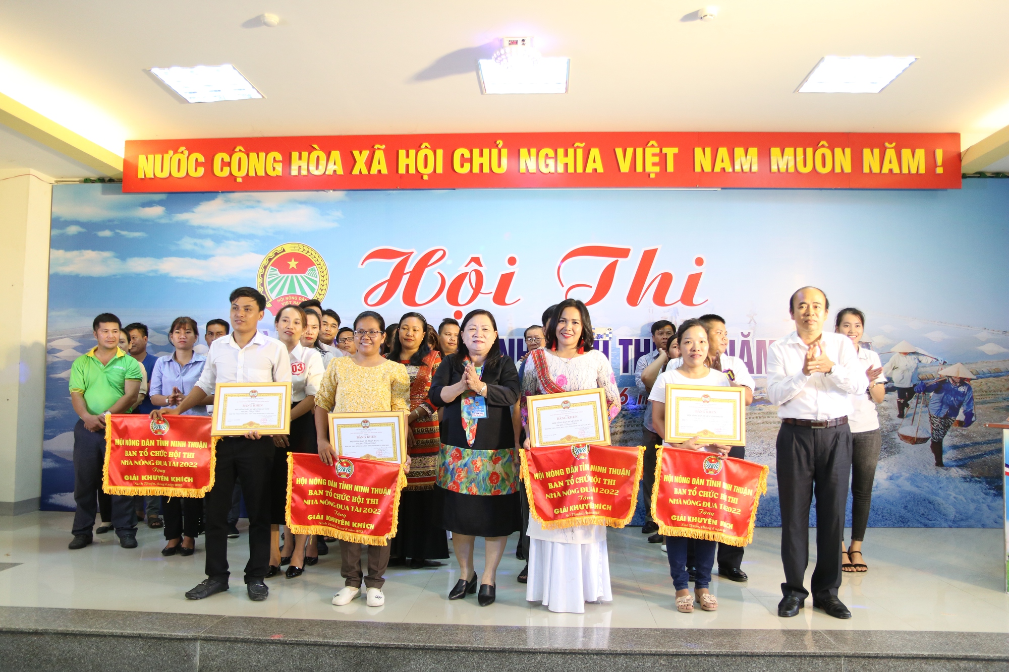 Nông dân Ninh Thuận ca hát hay và trổ tài nhạy bén tại Hội thi Nhà nông đua tài năm 2022 - Ảnh 6.
