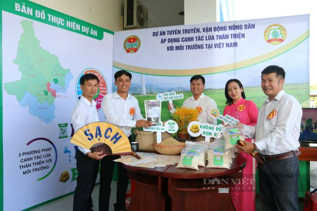 Nông dân Ninh Thuận trổ tài ca hát và kỹ năng nhanh nhạy tại hội thi nhà nông đua tài năm 2022 - Ảnh 3.