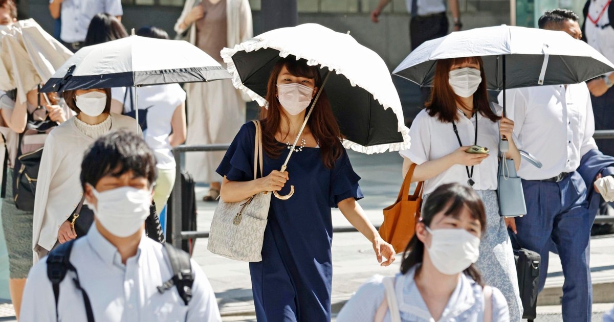 Thủ đô của Nhật Bản nắng nóng tồi tệ nhất từ trước đến này - Ảnh 1.