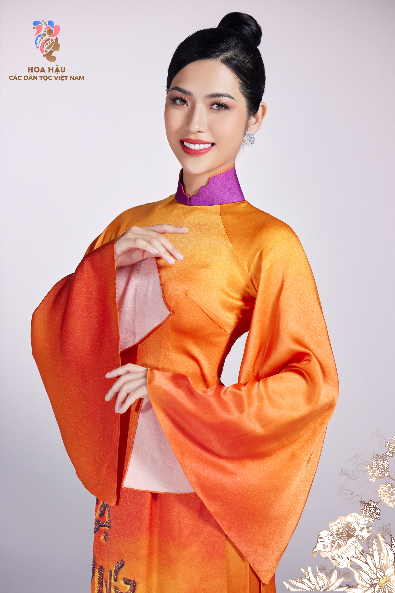 30 thí sinh Hoa hậu các dân tộc Việt Nam duyên dáng trong trang phục truyền thống - Ảnh 4.
