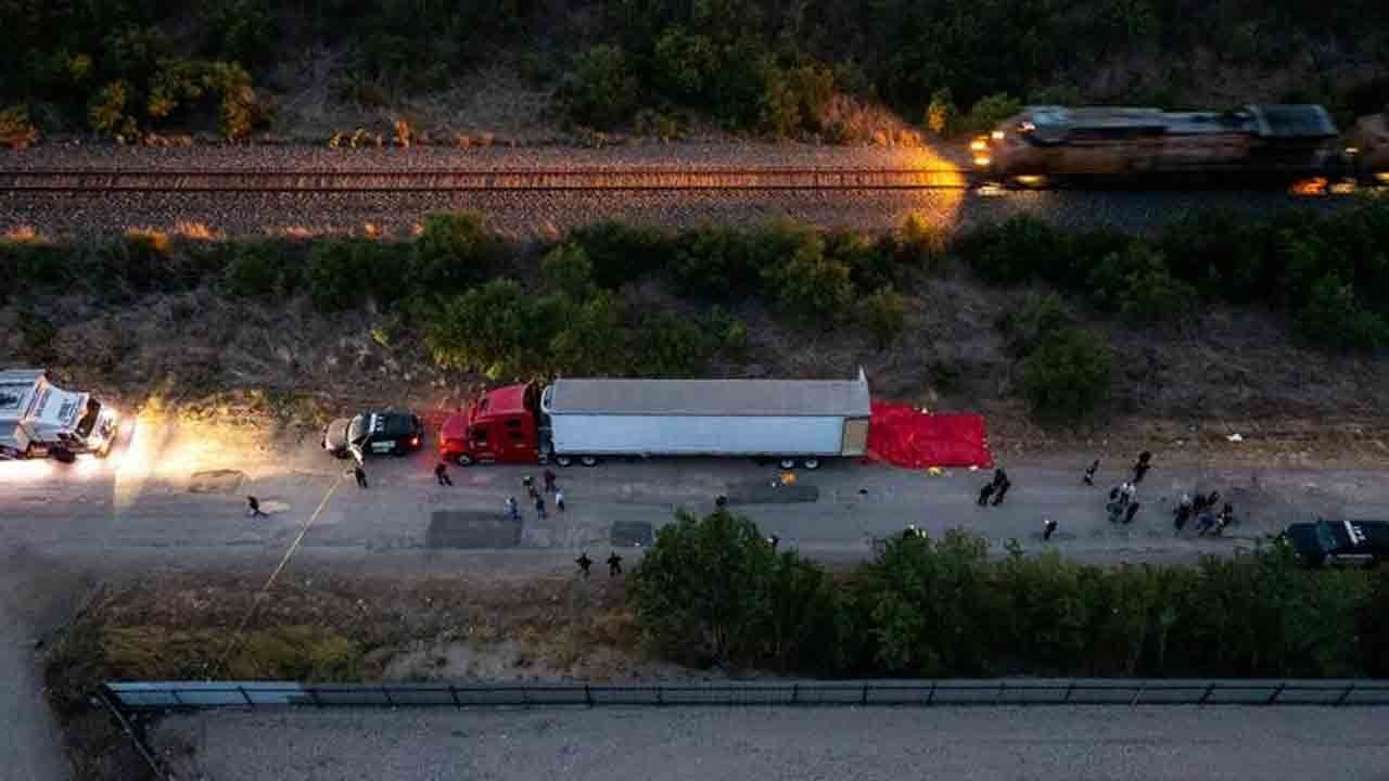 51 người chết trong xe container ở Mỹ, không ai có tên cả - Ảnh 1.