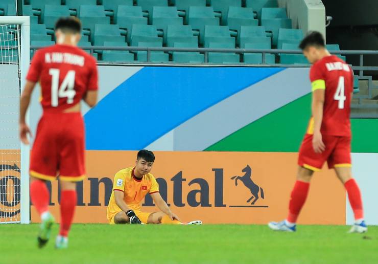 How does goalkeeper Van Toan explain the mistake against Thailand U23?  - Photo 1.