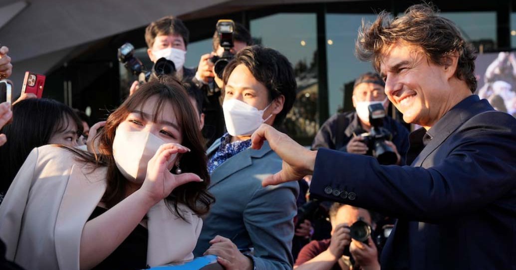 Japan tourism is criticized for allowing stars to enter
