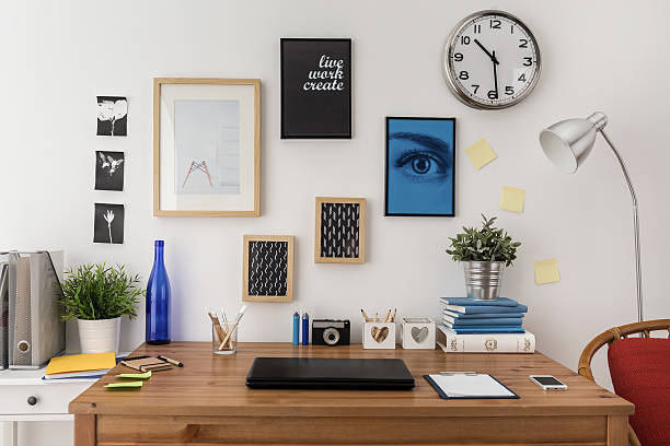 Poor homeowners also become rich and cracked walls if they know 5 notes when hanging clocks according to this feng shui - Photo 2.