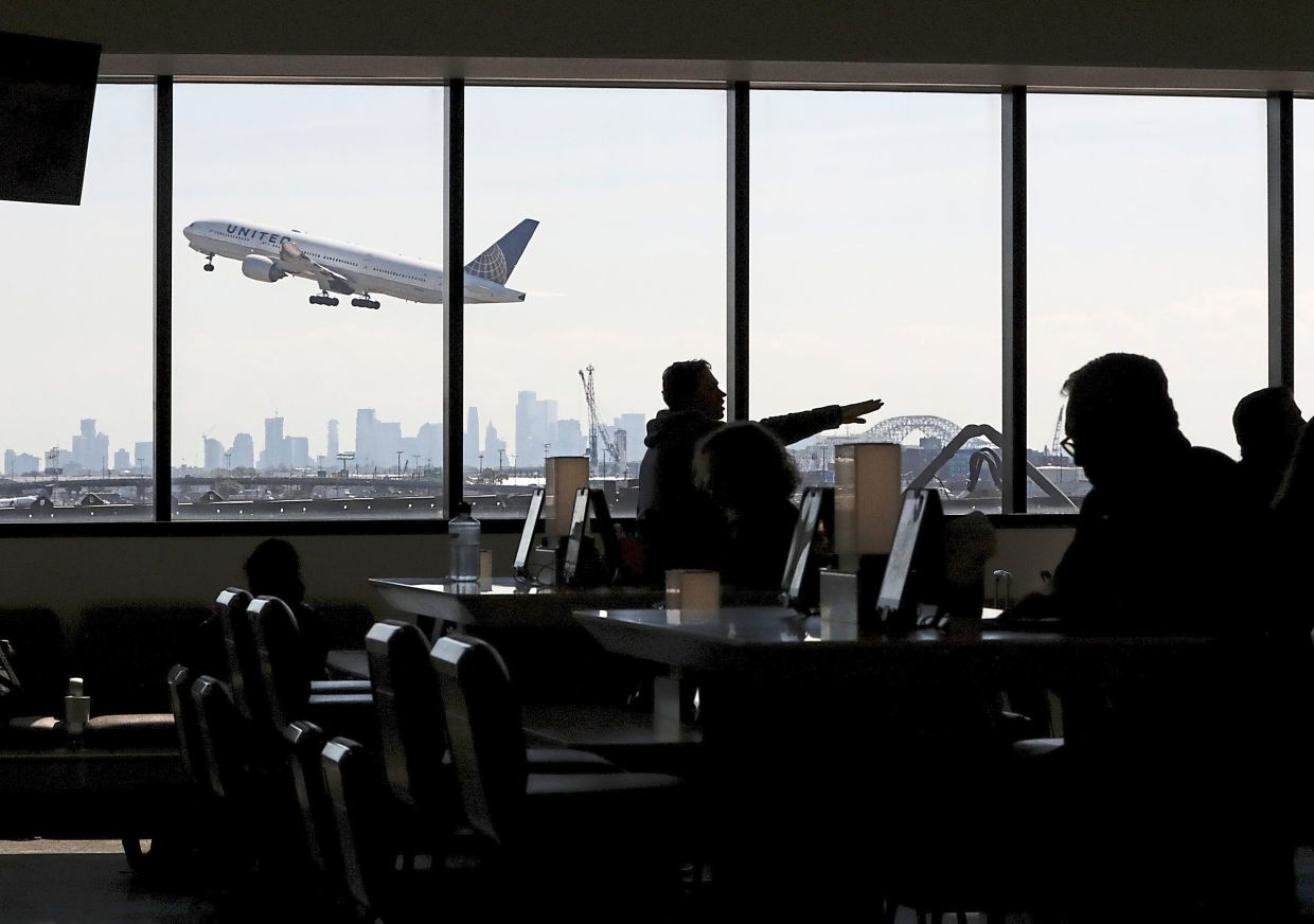 “Kế thoát hiểm” nếu du khách mắc kẹt ở nước ngoài do hoãn/hủy chuyến bay - Ảnh 6.