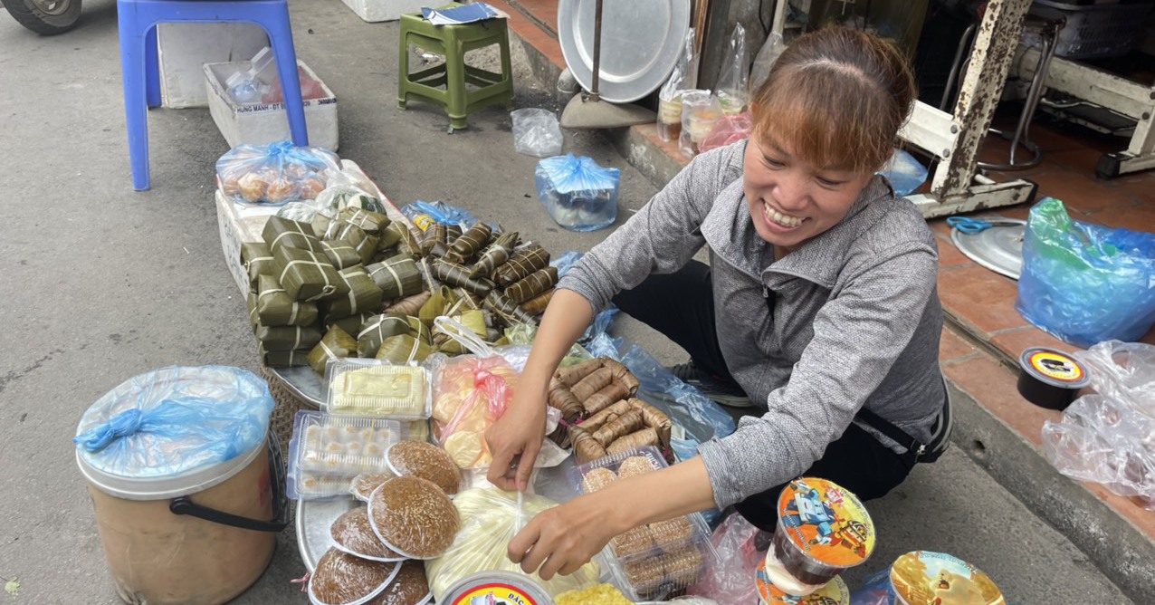 People earn a few million just selling sticky rice and offerings