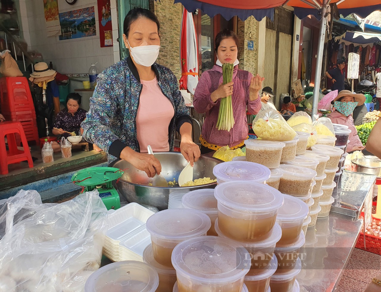 Bánh ú, vải thiều, cơm rượu Tết Đoan Ngọ tăng theo giá xăng - Ảnh 3.