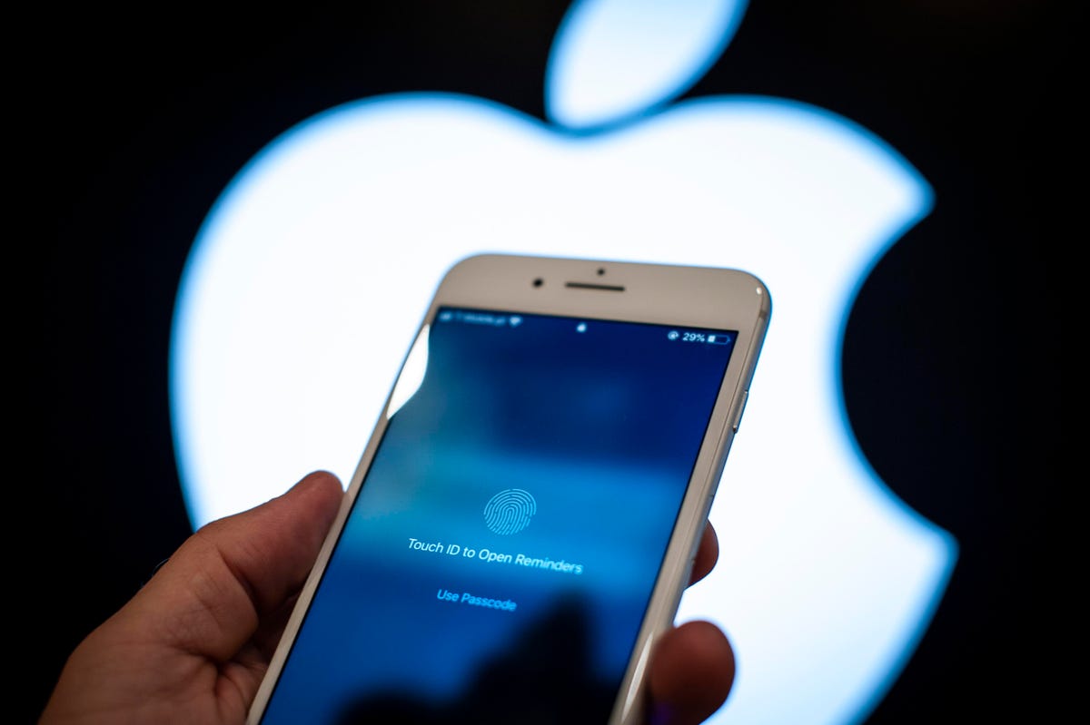 Hiện tại, bạn có thể nhận được một chiếc iPhone trên hầu hết các nhà cung cấp dịch vụ mà bạn muốn. Ảnh: @AFP.