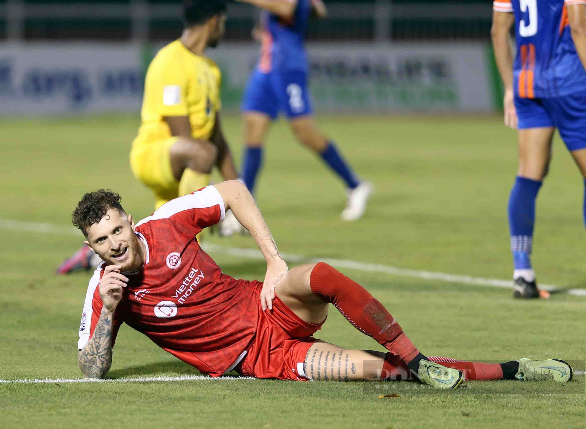Nhâm Mạnh Dũng kiến tạo, Viettel đánh bại bóng Singapore vượt qua vòng bảng AFC Cup - Ảnh 10.