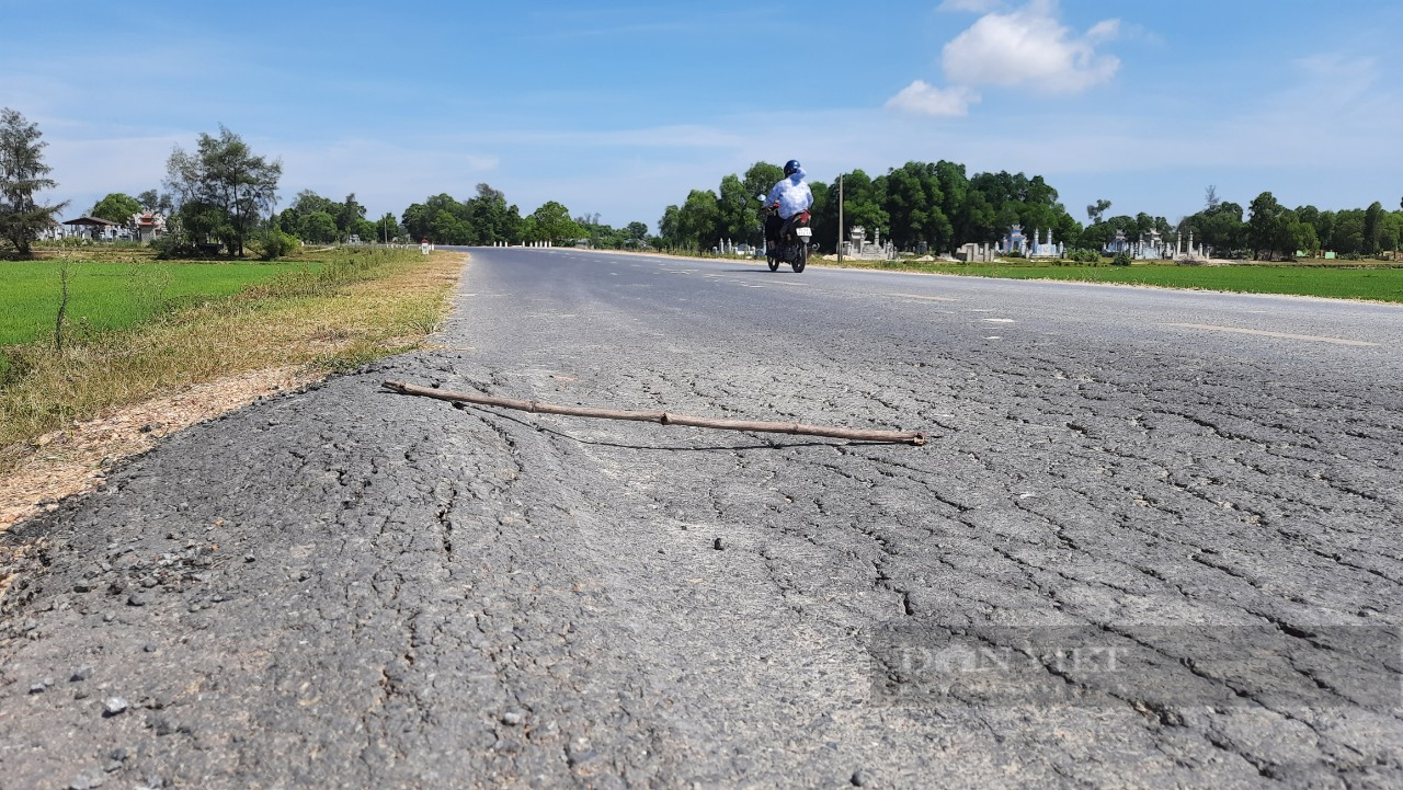 Quảng Trị: Đường mới nâng cấp đã hư hỏng, phải sửa chữa nhiều lần - Ảnh 2.