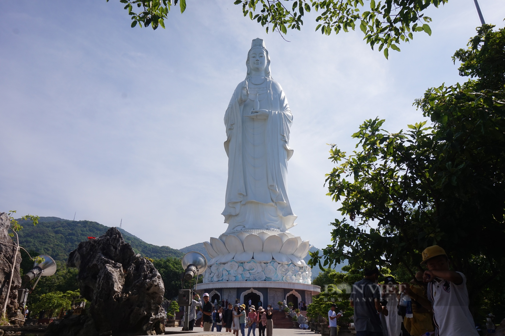 Tượng Quán Thế Âm Bồ Tát cao nhất Việt Nam đang ở chùa nổi tiếng ...