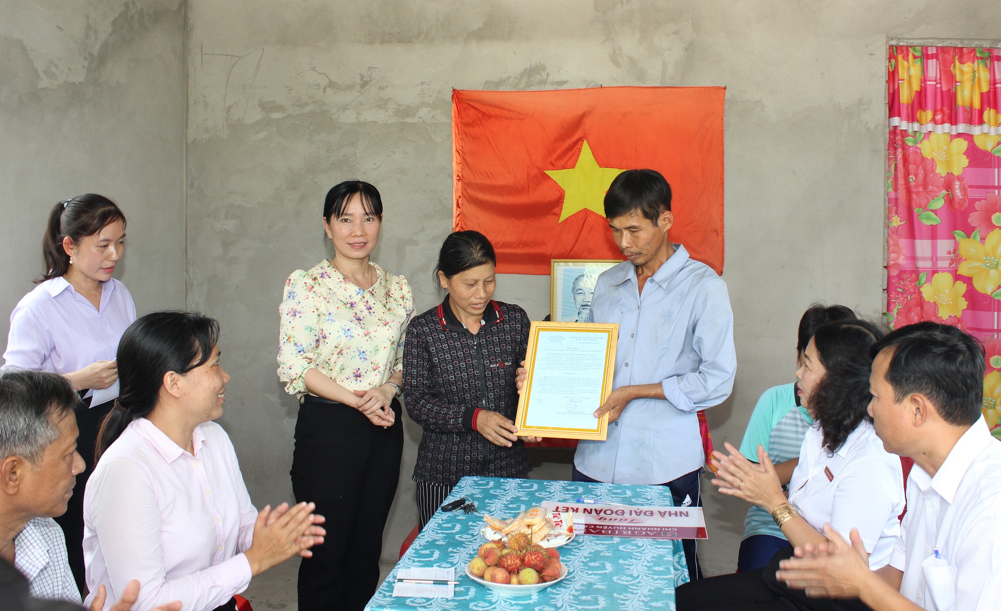 Agribank huyện Cai Lậy trao tặng 03 nhà &quot;Đại đoàn kết&quot; - Ảnh 3.