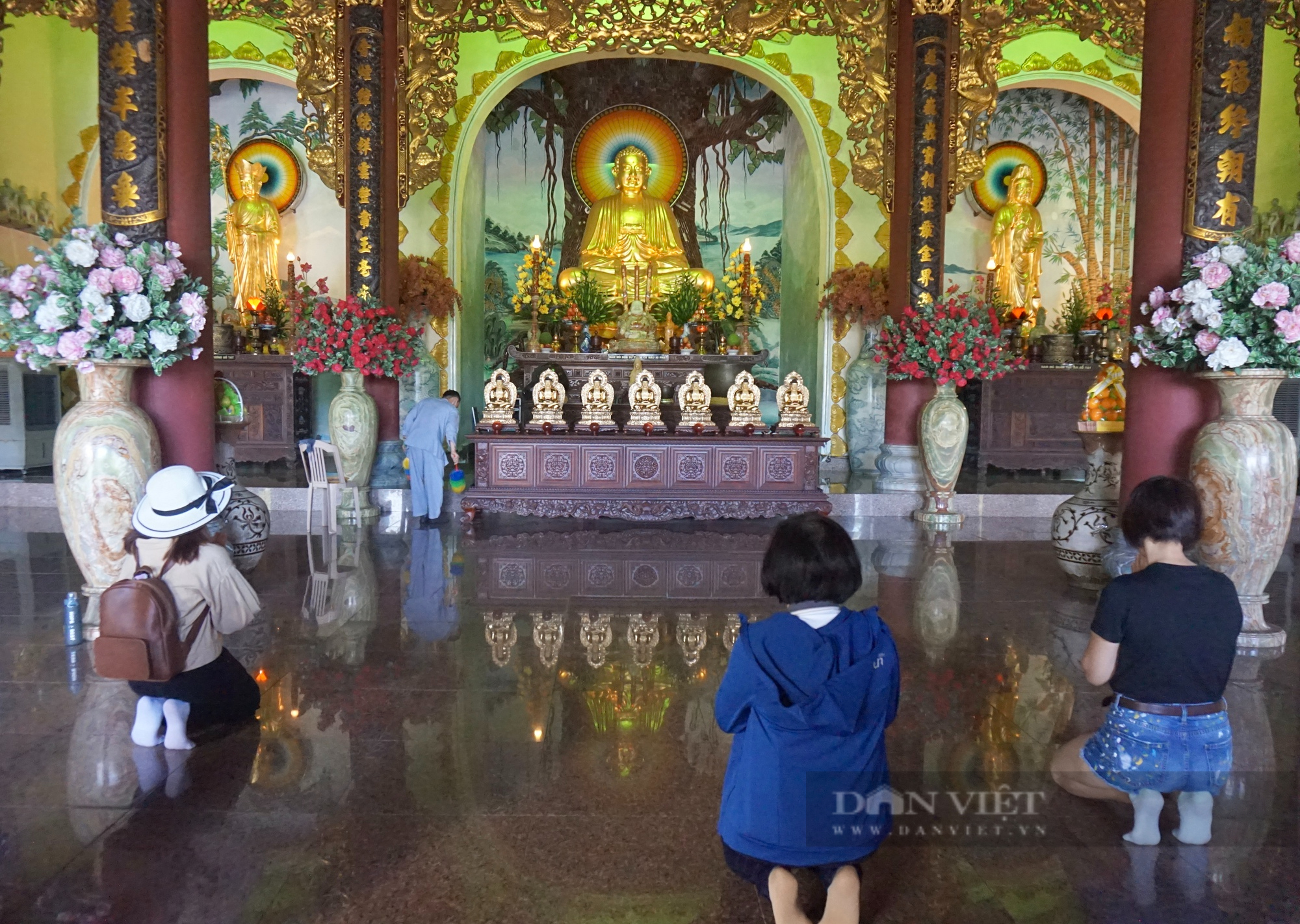 Đà Nẵng: Ngôi chùa nổi tiếng với những cái nhất hút du khách - Ảnh 9.