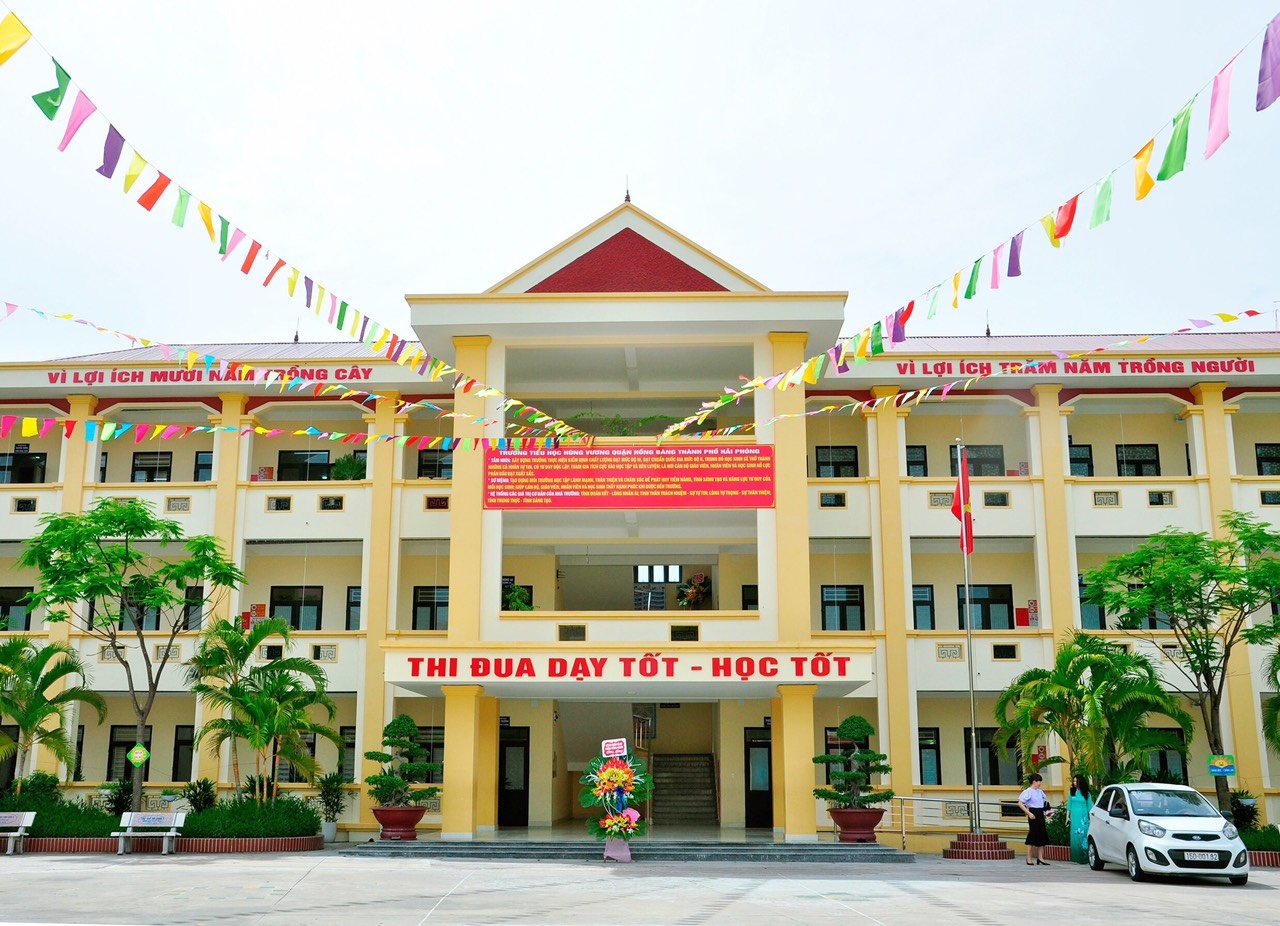 Trường tiểu học Hùng Vương:Tự hào đạt chuẩn quốc gia mức độ 2 - Ảnh 1.