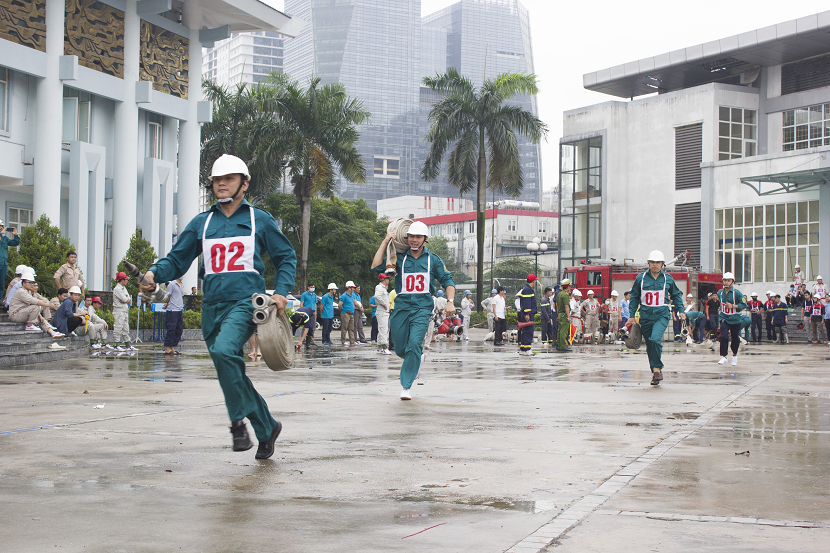 Quận Thanh Xuân đã tổ chức Hội thi chữa cháy và cứu nạn, cứu hộ  - Ảnh 2.